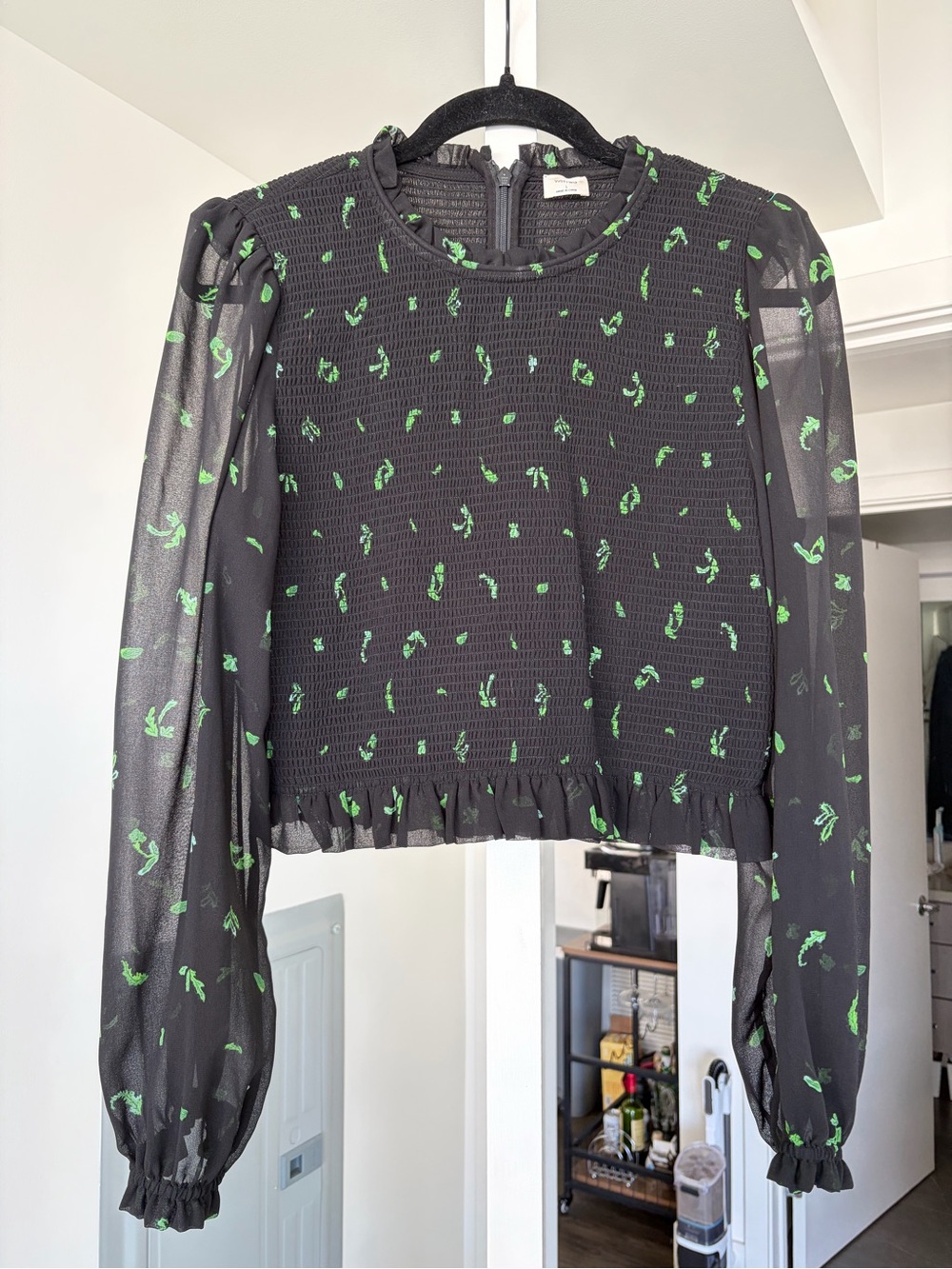 Aritzia Wilfred The Tempest Smocked Chiffon Blouse Black & Green Size Large